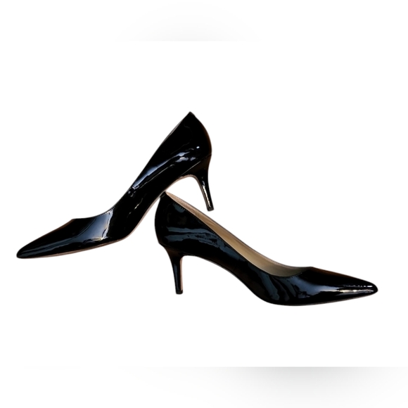 Ann Taylor Shoes - Ann Taylor Black Patent Pump 9M